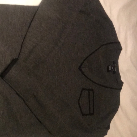 Great sweater - Picture 3 of 4